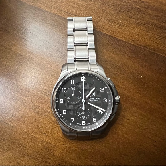 VICTORINOX SWISS ARMY Officers Chronograph Watch - Picture 3 of 13
